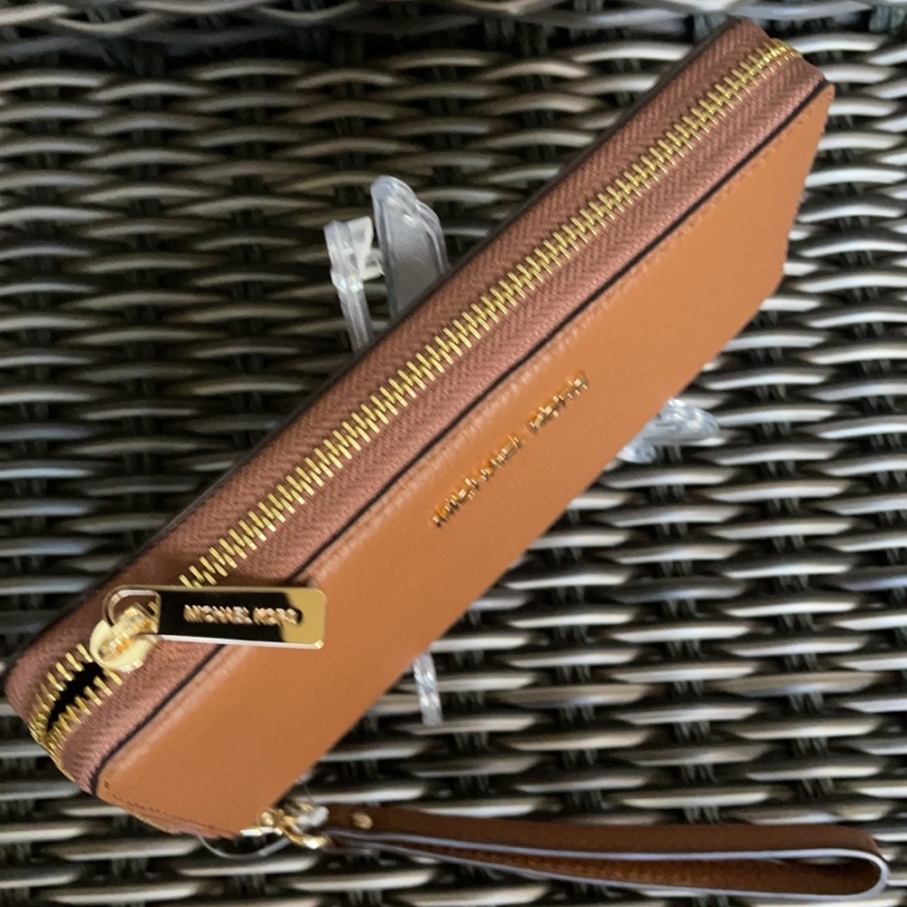 Michael Kors Jet Set Travel Large Travel CONTINENTAL Wristlet-Wallet - Picture 13 of 16